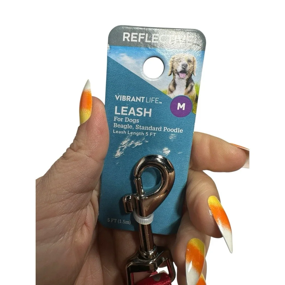 NEW‎ VIBRANT LIFE dog leash SIZE MEDIUM 5 foot long reflective red